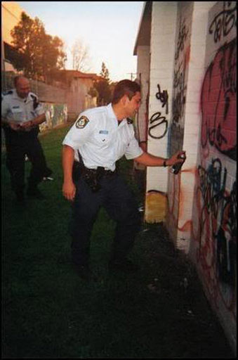 graffiti art, graffiti artists, street art, street artists, urban graffiti, vandal art